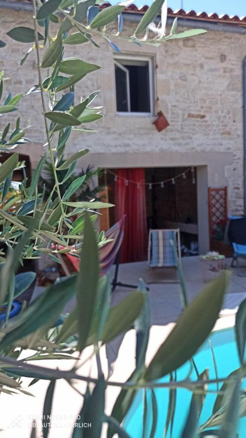 Apartamento Belle Chambre D'Hote Pour 2 A 4 Personnes Chef-Boutonne Exterior foto