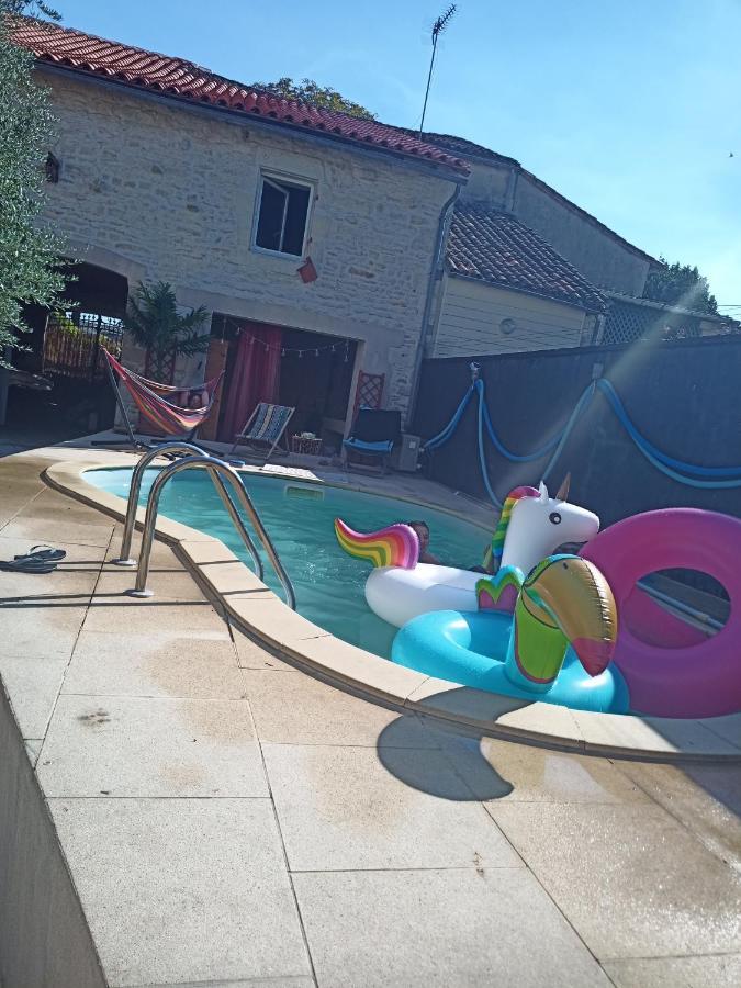 Apartamento Belle Chambre D'Hote Pour 2 A 4 Personnes Chef-Boutonne Exterior foto